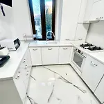 Elephant * 布加勒斯特