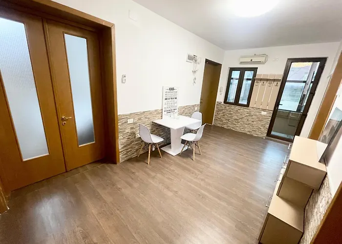 Elephant * ブカレスト